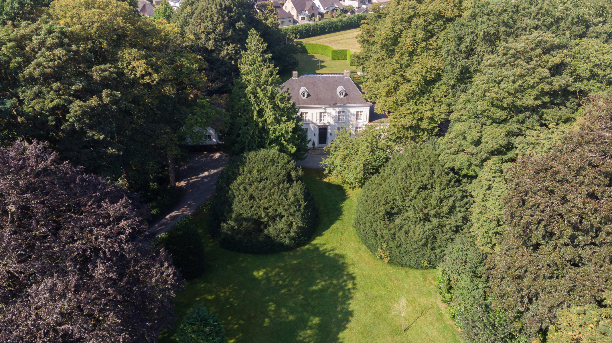 EXCLUSIEVE LANDHUIS EN PARKDOMEIN BERGENHOF - foto 1