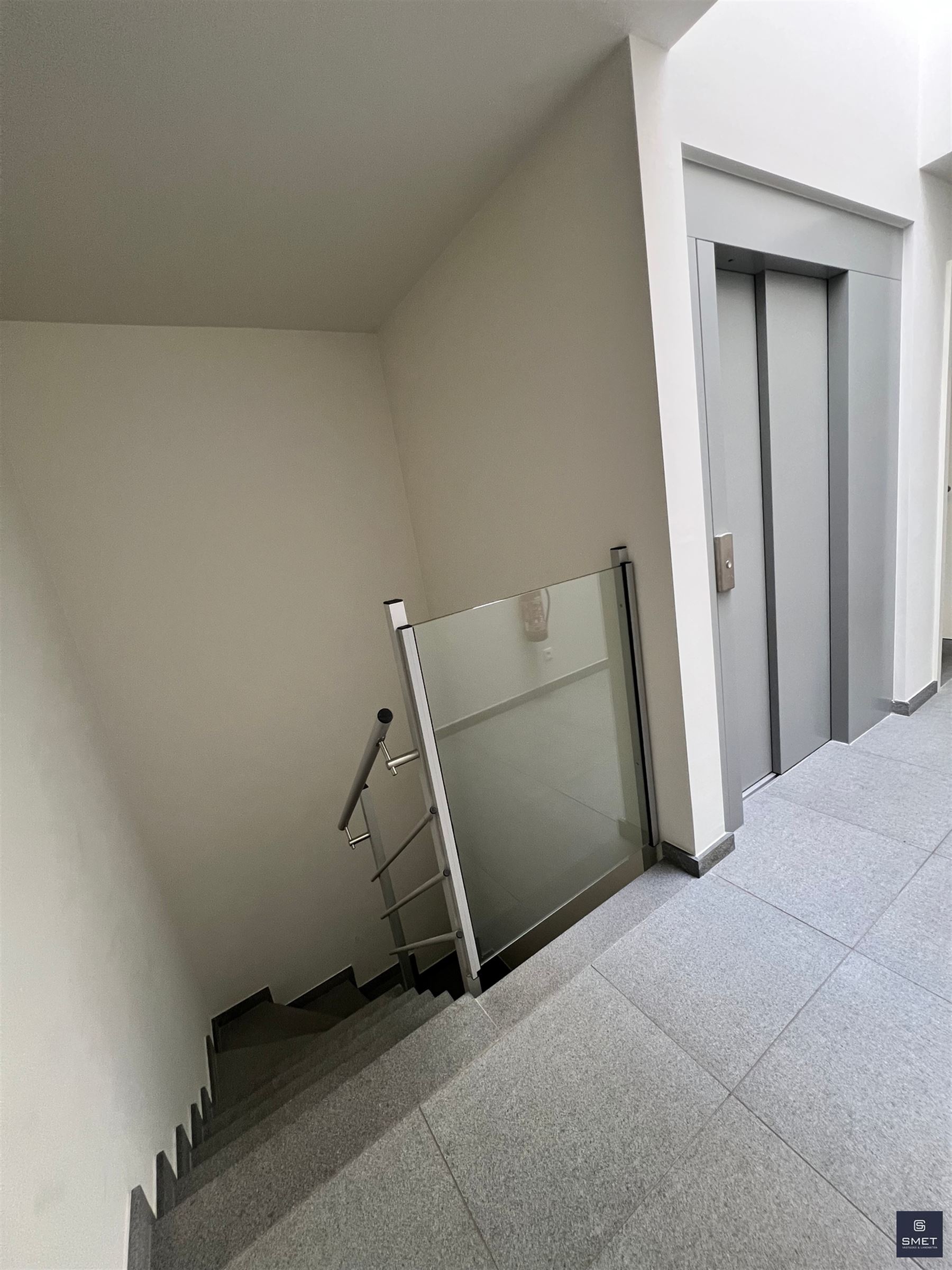 MODERN APPT. MET 2 SPKS, 2 TERRASSEN EN GARAGE - foto 5