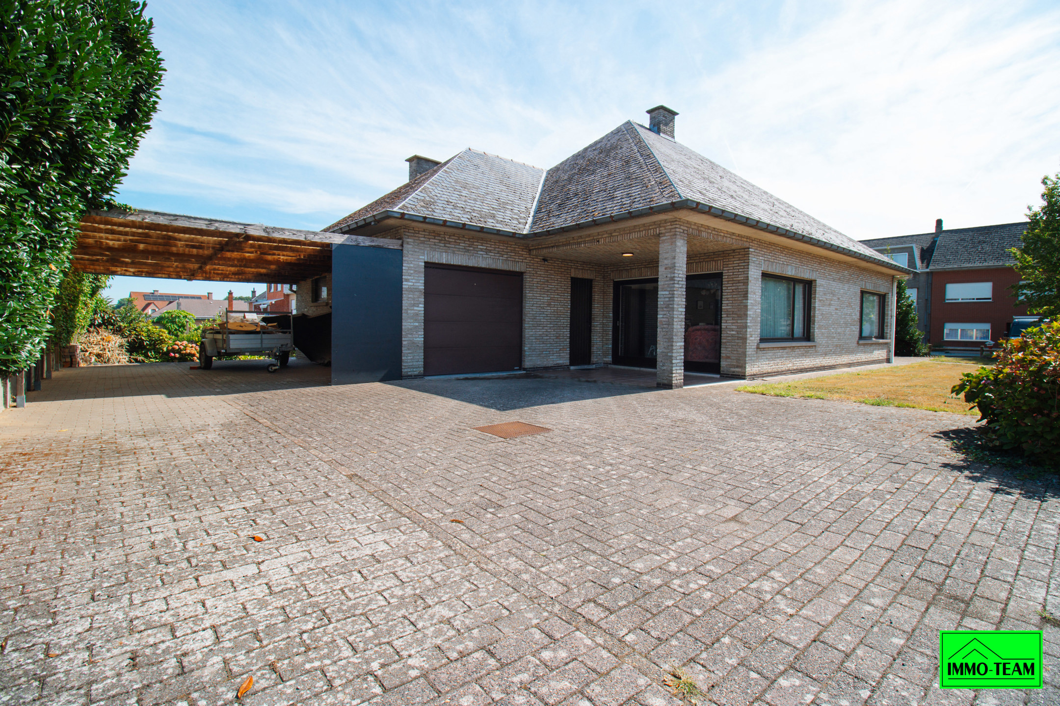 4-gevel woning in residentiële woonwijk - foto 3