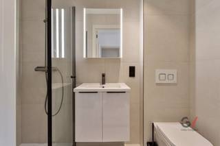 Ben jij op zoek naar de perfecte studentenkamer in het hart van Leuven? Zoek niet verder! Kies deze kamer te Tiensestraat 151 bus 0103 Leuven.Waarom...