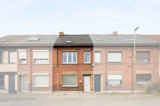 Ben je op zoek naar een ruime woning met garage? GEVONDEN!De uitstekende locatie, energiezuinigheid (label B) en zonnige tuin vullen de lijst van...