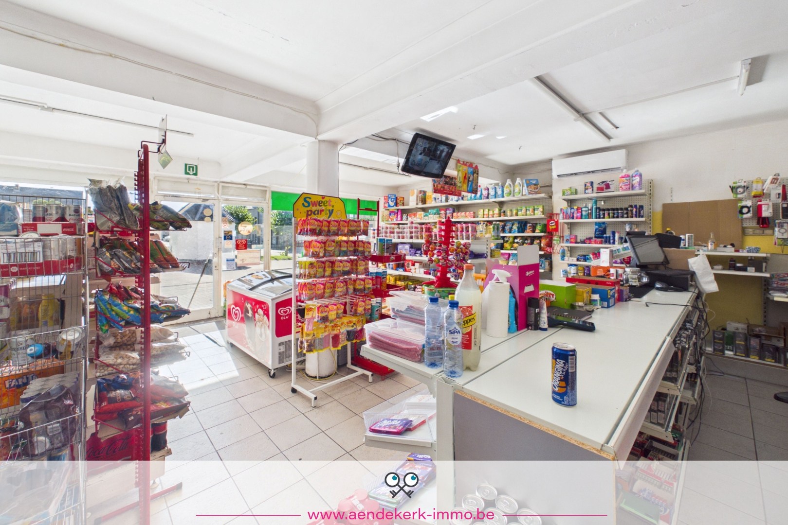 Multifunctioneel pand met handelsruimte, 2 woongelegenheden en ruime garages in Dilsen - foto 5