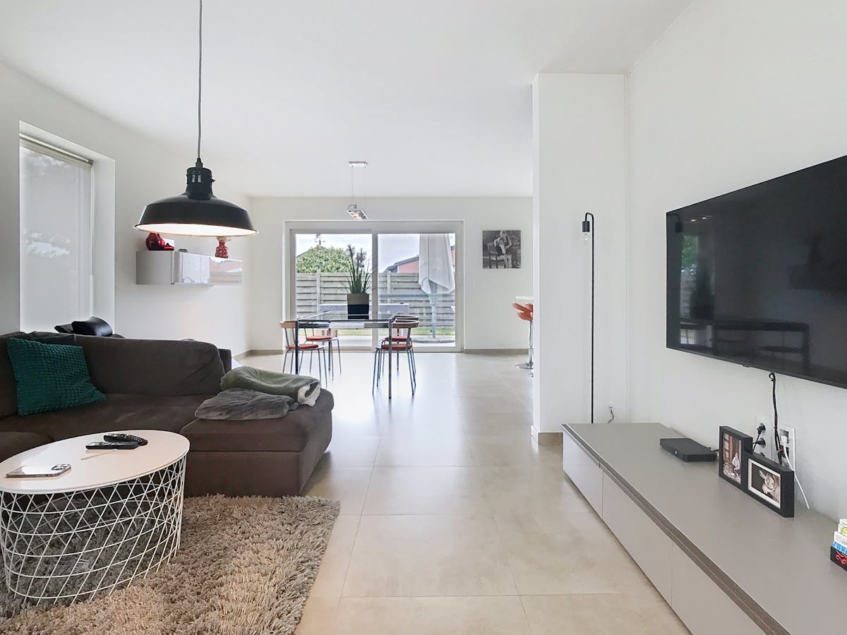 Instapklare villa met 4 slaapkamers en tuin te Izegem. - foto 4