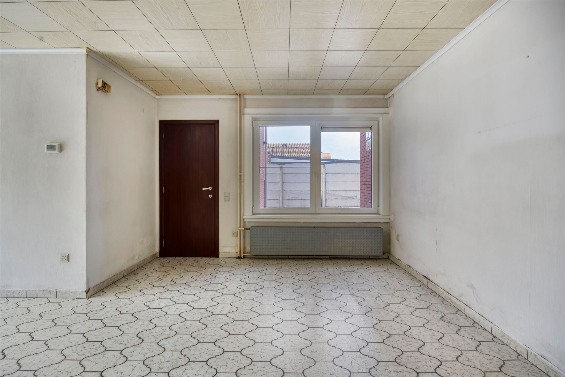 Woning met 3 slaapkamers, terras en 7 garages. - foto 5