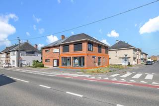 Voor meer info of een bezoek, bel 054 69 39 31 - Op een gunstige locatie nabij het centrum van Liedekerke bevindt zich dit gelijkvloers...
