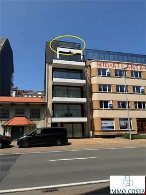 Instapklaar dakappartement met ruim, zuidgericht dakterras in recent gebouw ( bouwjaar 2020) met als indeling : woonkamer met open keuken,...