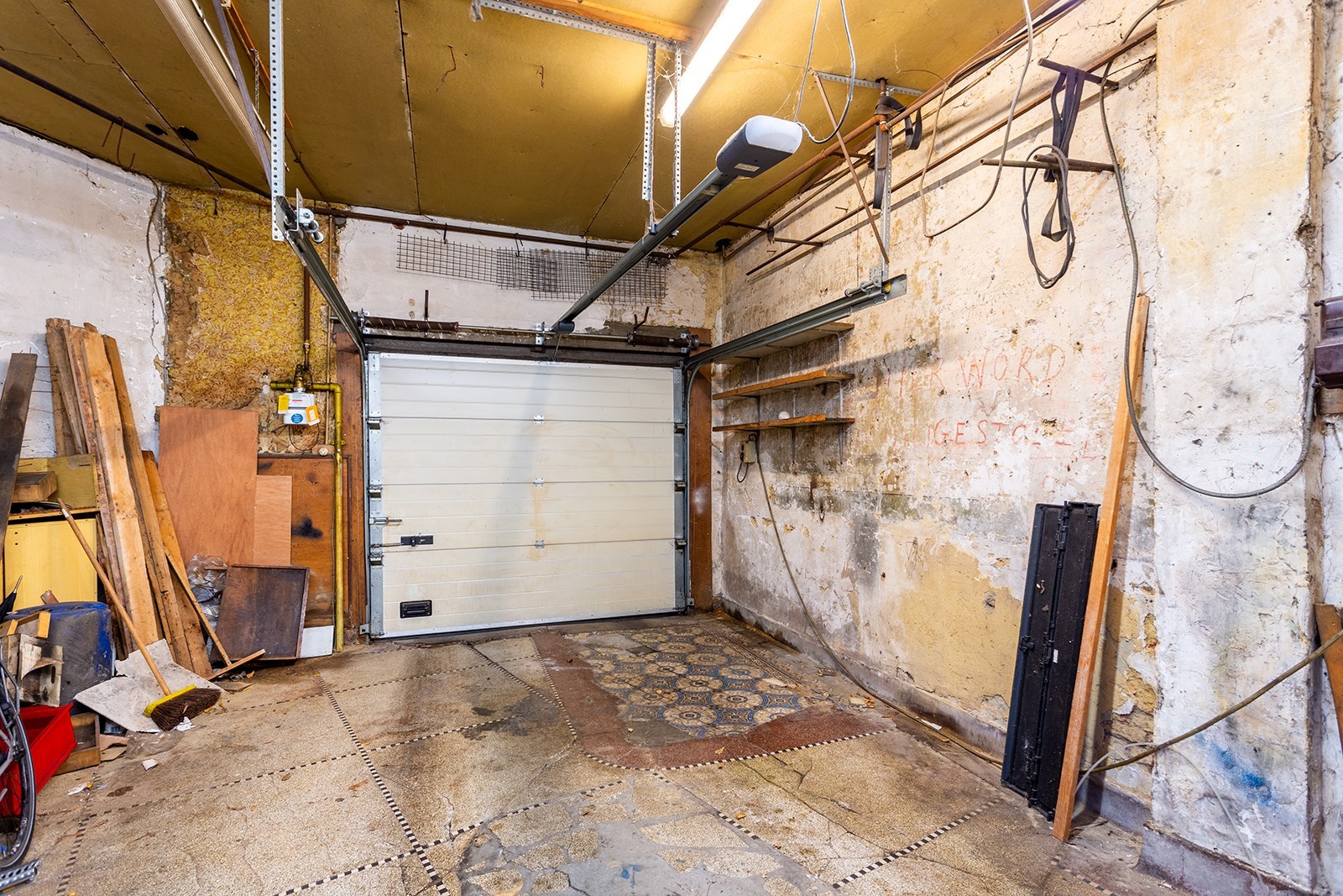 Te renoveren hoekwoning met garage - foto 2