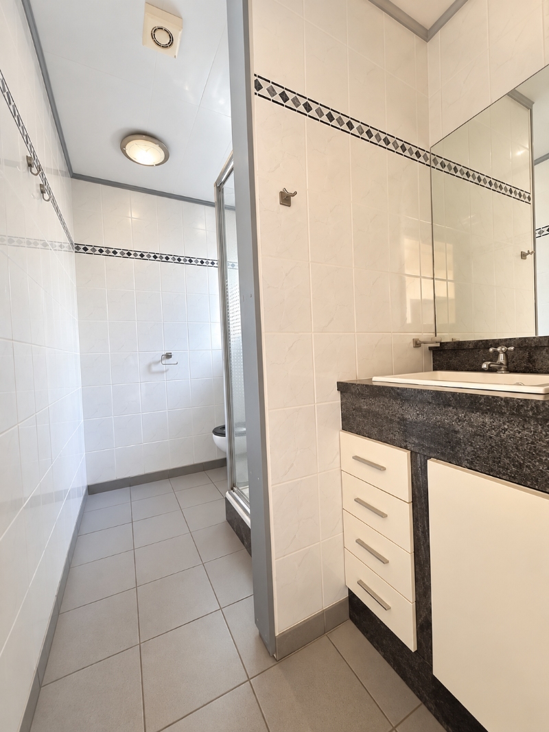 CHARMANTE WONING MET 3 SLPK EN SUPERGEZELLIGE STADSTUIN! - foto 5