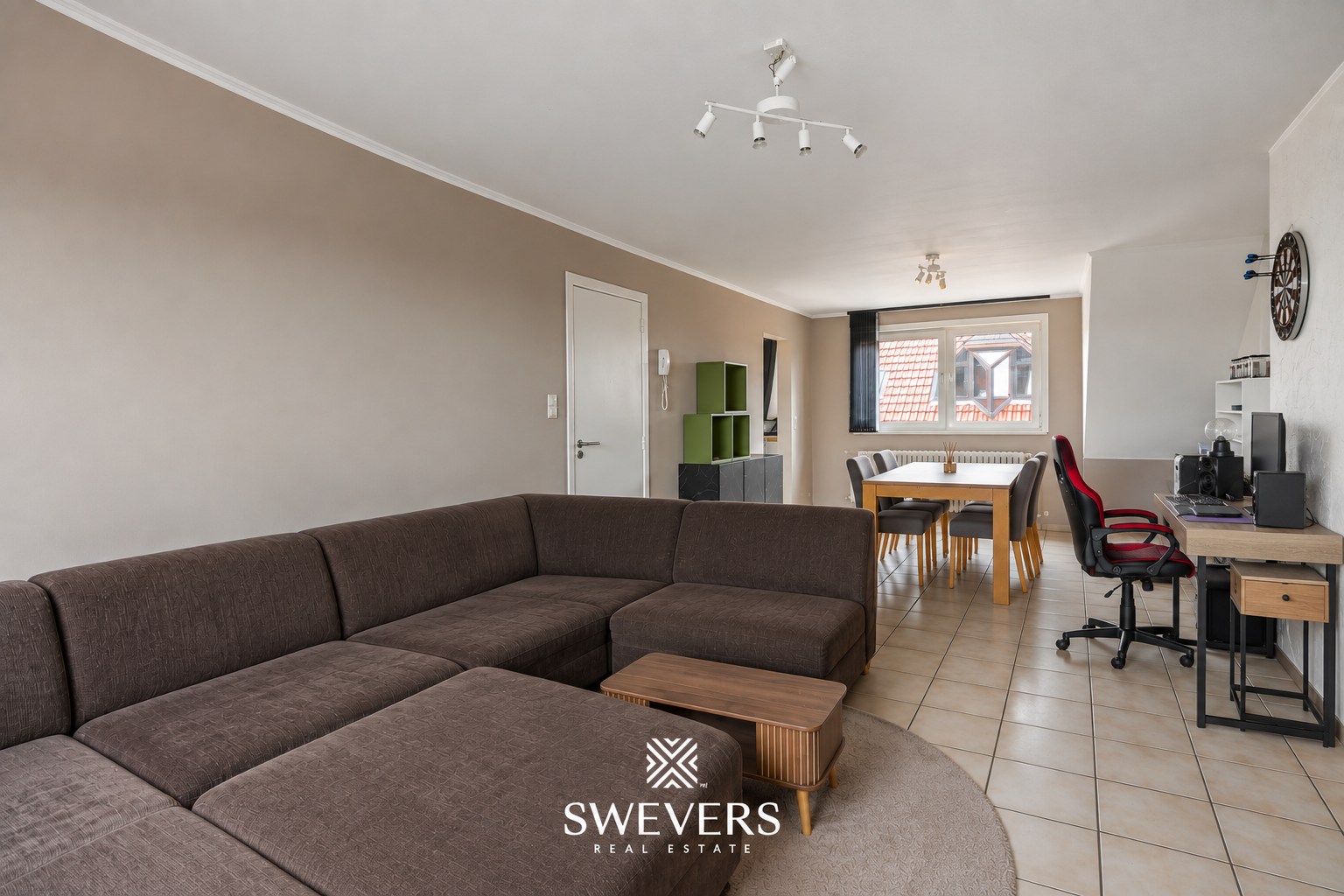 Ruim appartement van 121 m² woonoppervlakte en garagebox - foto 4