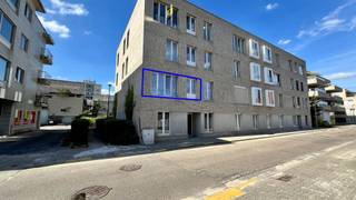 <p><span>TIENEN : Appartement récent de 2 chambres avec place de parking</span></p><p><span> </span></p><p><span>Cet appartement récent de 2 chambres est situé à la périphérie du centre-ville de Tirlemont, à proximité de nombreuses voies d'accès et de nombreux commerces. Construit en 2021, il est doté de tout le confort moderne. L'appartement sera à nouveau disponible à partir du 1er octobre 2026.</span></p><p><span> </span></p><p><span>L'appartement comprend un hall d'entrée avec des toilettes pour invités, un spacieux salon ouvert sur la cuisine, un débarras et un accès à une terrasse couverte donnant sur un jardin intérieur. </span></p><p><span>Les deux chambres sont situées de l’autre côté de l’appartement, ainsi qu’une agréable salle de bains dotée d’une grande douche à l’italienne. </span></p><p><span>Pour compléter l'appartement, une place de parking souterraine et un débarras en cave ont été prévus.</span></p><p><span> </span></p><p><span>Vous recherchez un charmant appartement dans le centre de Tirlemont ? Ne cherchez plus et prenez rendez-vous dès aujourd’hui. </span></p>