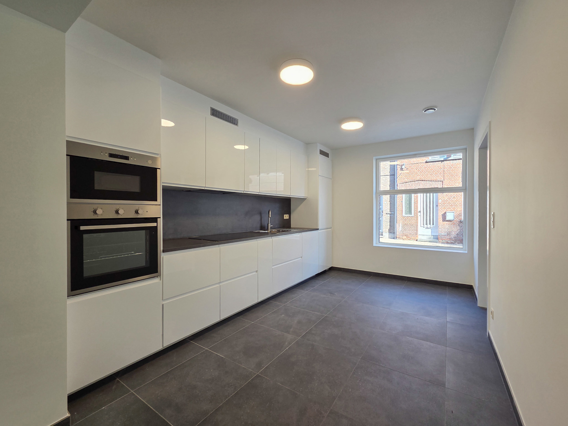 Recent vernieuwd gelijkvloers appartement - foto 4