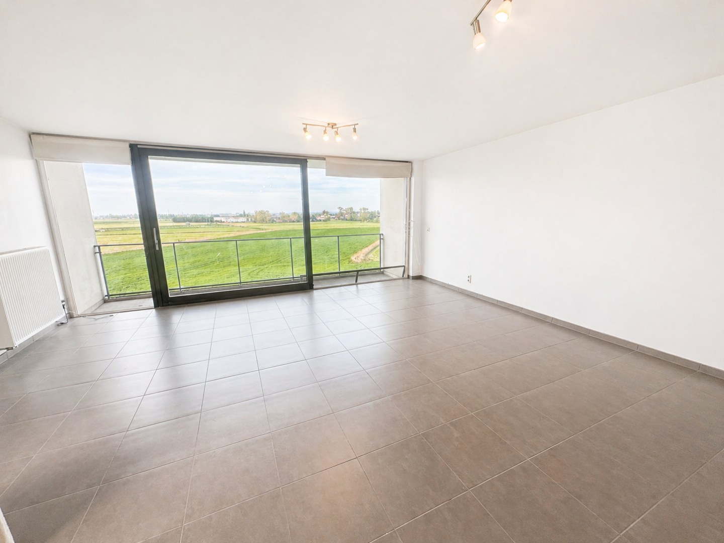 Prachtig gelegen appartement met 2 slpk, zonneterras(sen) en garage, Diksmuide. - foto 4