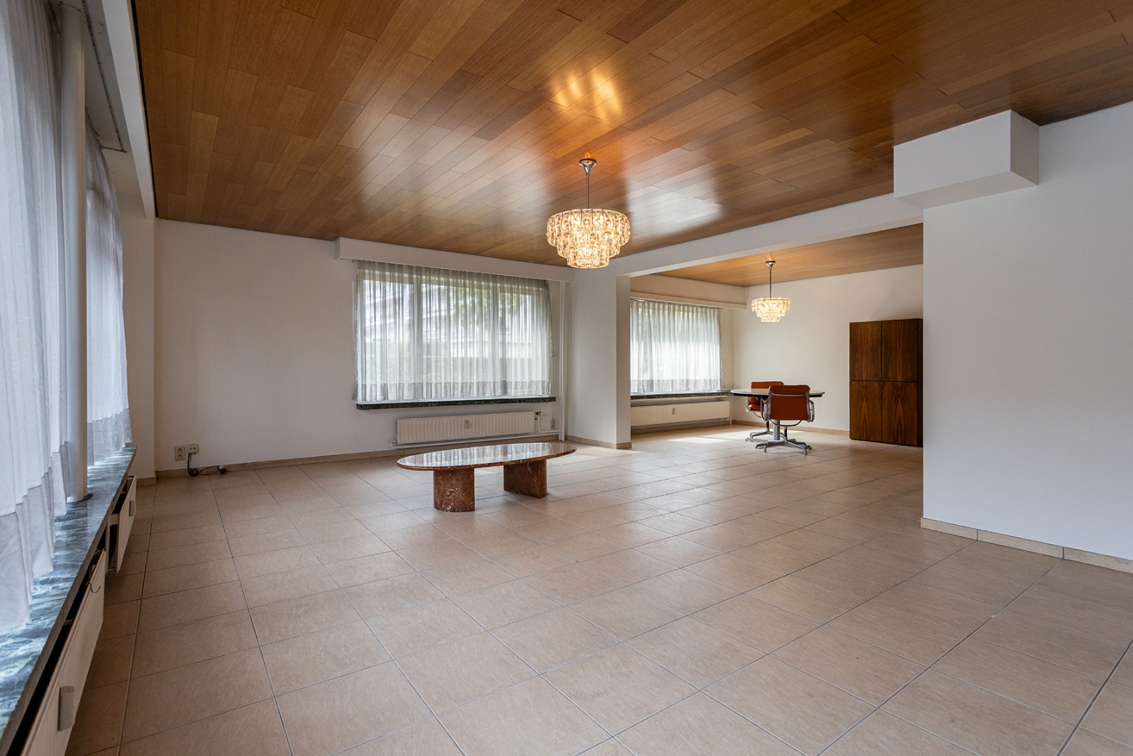 Gelijkvloers appartement (142m²) met 2 slpk & mogelijkheid tot aankoop garage of staanplaats! - foto 2