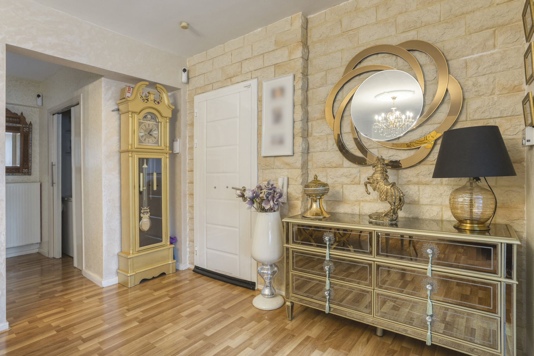 Ruim instapklaar appartement met parking - foto 5