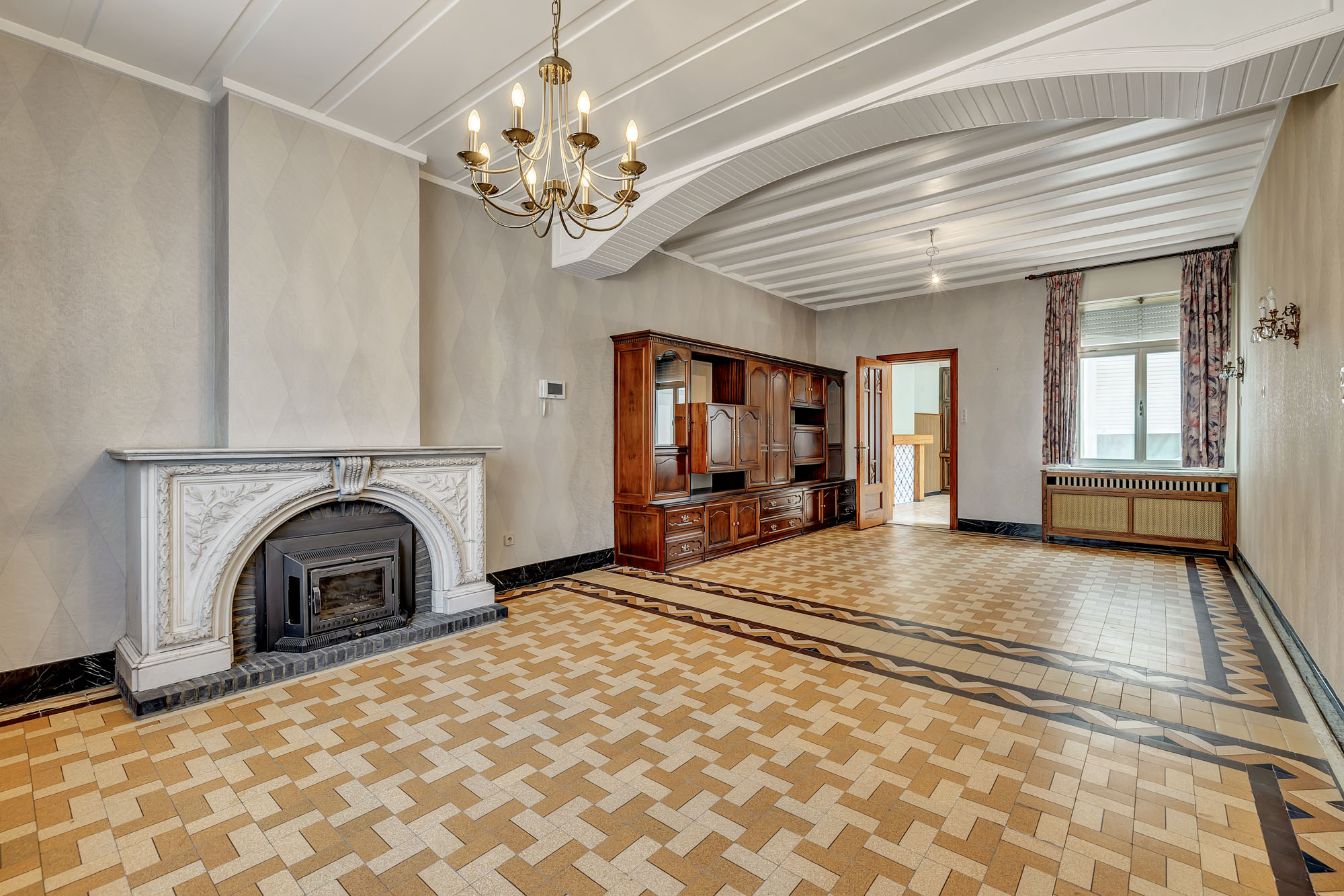 Te renoveren ruime handelswoning - foto 4