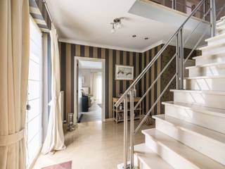 Deze stijlvolle open bebouwing uit 1999 heeft een bewoonbaar oppervlakte van 270m² en met een perceel van 664 m² geniet je hier van ruimte, comfort...