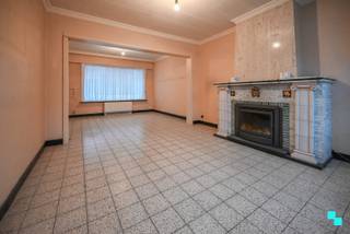 Deze eengezinswoning met 2 slaapkamers geniet van een rustige, doch gunstige ligging te Izegem. De woning heeft een bewoonbare oppervlakte van ca...