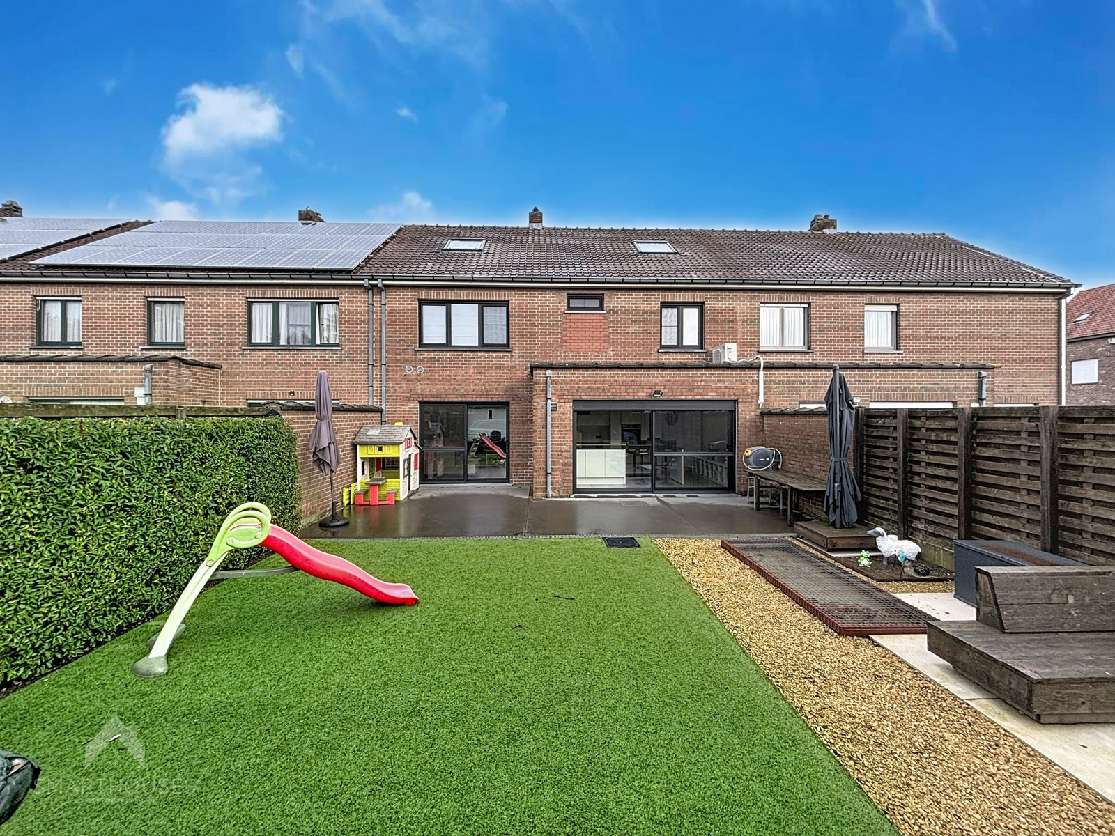 Goed gelegen gezinswoning met 4 slaapkamers en garage - foto 2