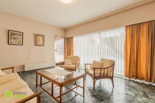 Ruime gezinswoning/gebouw gemengd gebruik te Sint-Gillis bij Dendermonde Deze woning is gelegen op enkele minuten van het centrum van Sint-Gillis en...