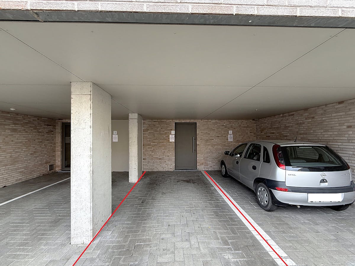Commercieel gelegen handelspand met parking in hartje Veurne - foto 3