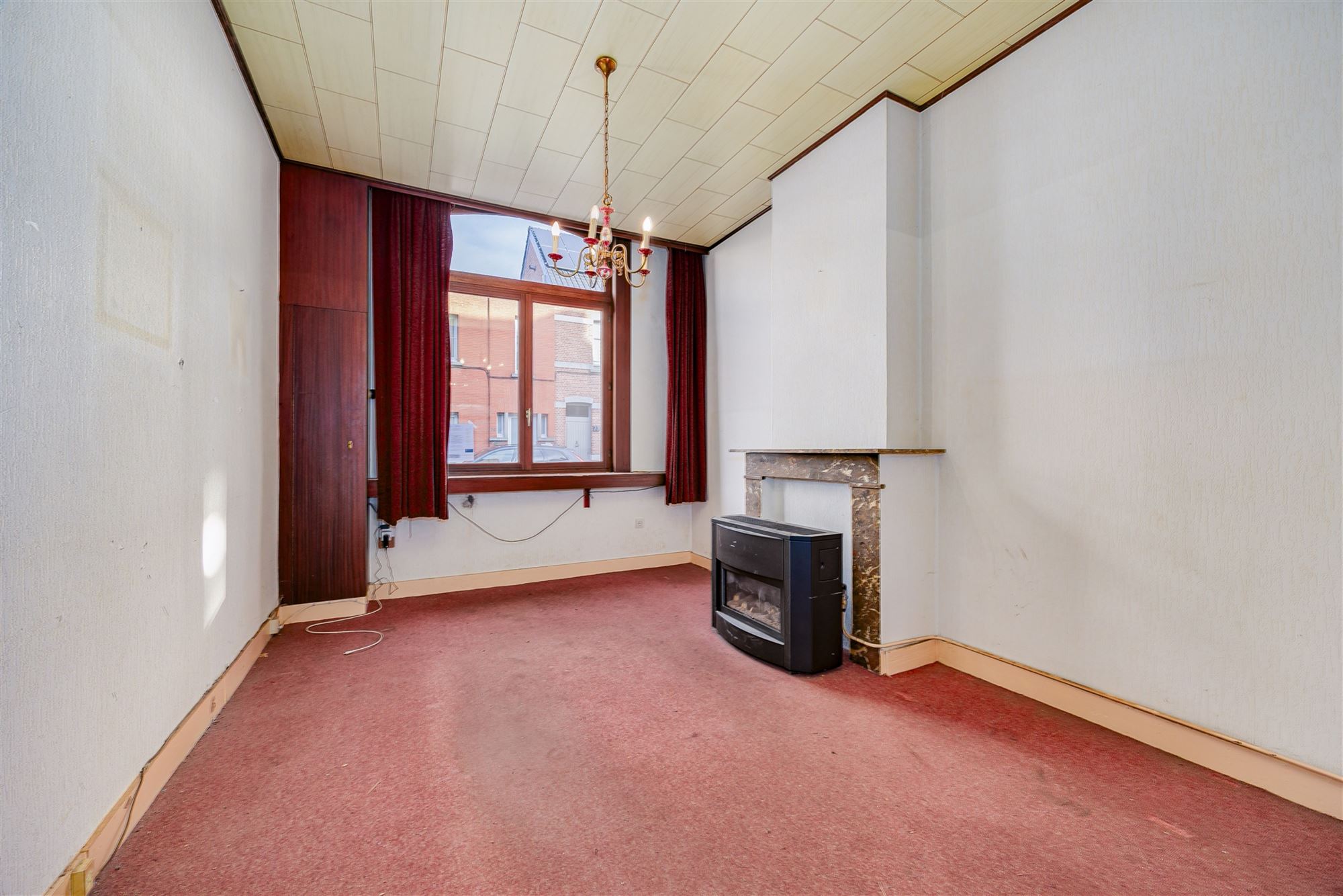 Te renoveren woning met 3-4 slk met gezellige tuin - foto 4