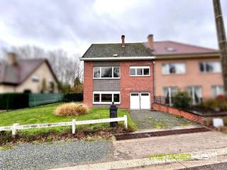 House for sale in Roosdaal