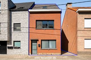 Perfect instapklare woning met 4 slaapkamers, gunstig gelegen te Sint-Katelijne-Waver. Deze mooie woning werd grotendeels gemoderniseerd en...