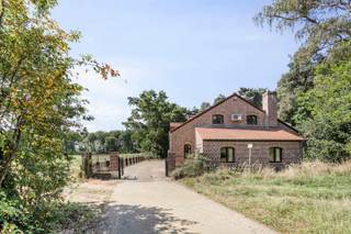 **Landelijk en discreet wonen te Bekkevoort**In het landelijke Bekkevoort, op een boogscheut van belangrijke verbindingswegen en faciliteiten kan via...