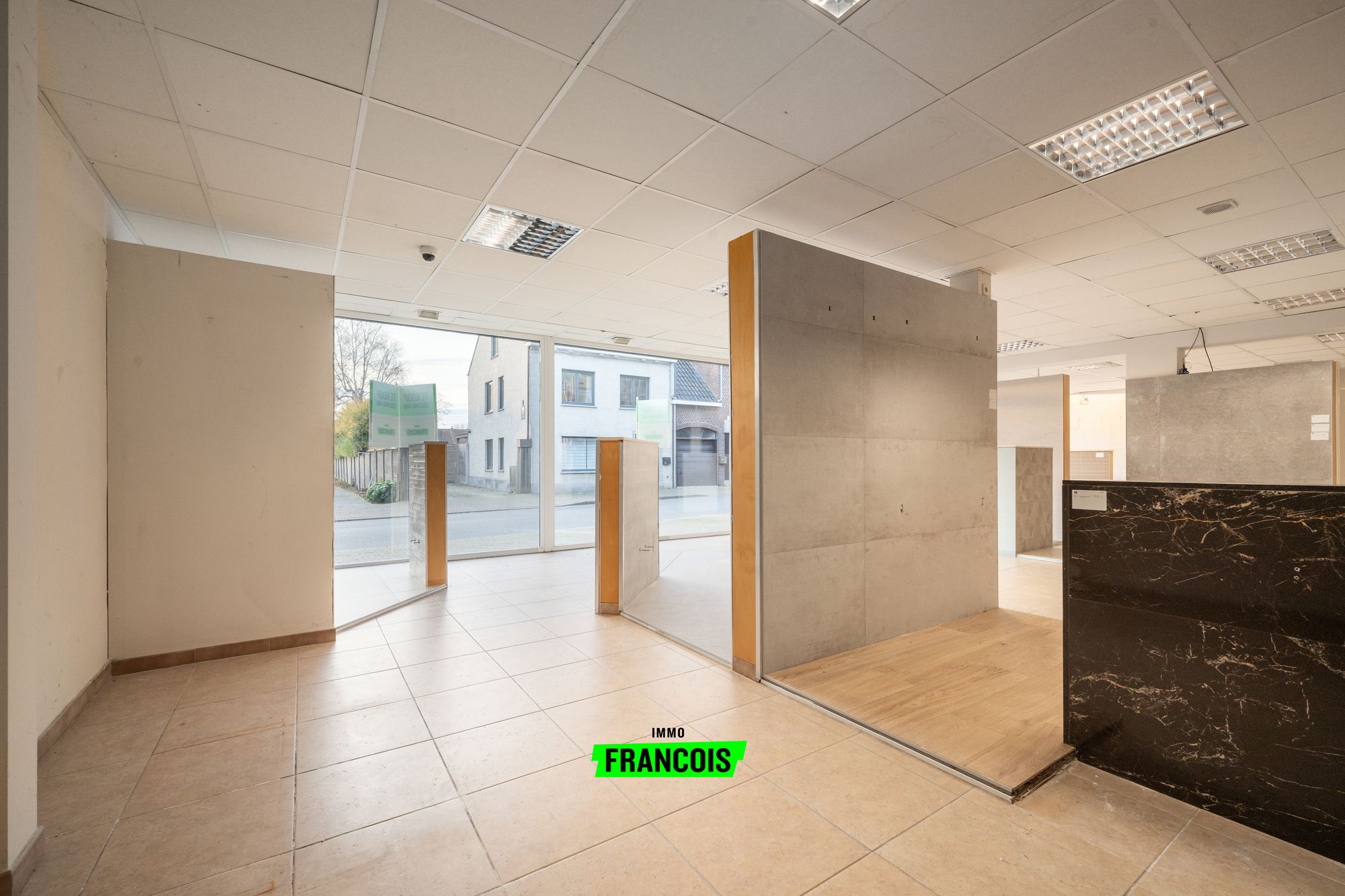 Handelspand met luxueus gerenoveerd appartement met dakterras, loods en garage. - foto 4