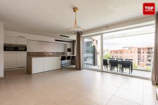 Dit prachtig appartement met parking ligt op de site van Dok Noord. Een toplocatie in Gent.Op de site zelf is alles aanwezig. Van een bakker tot...