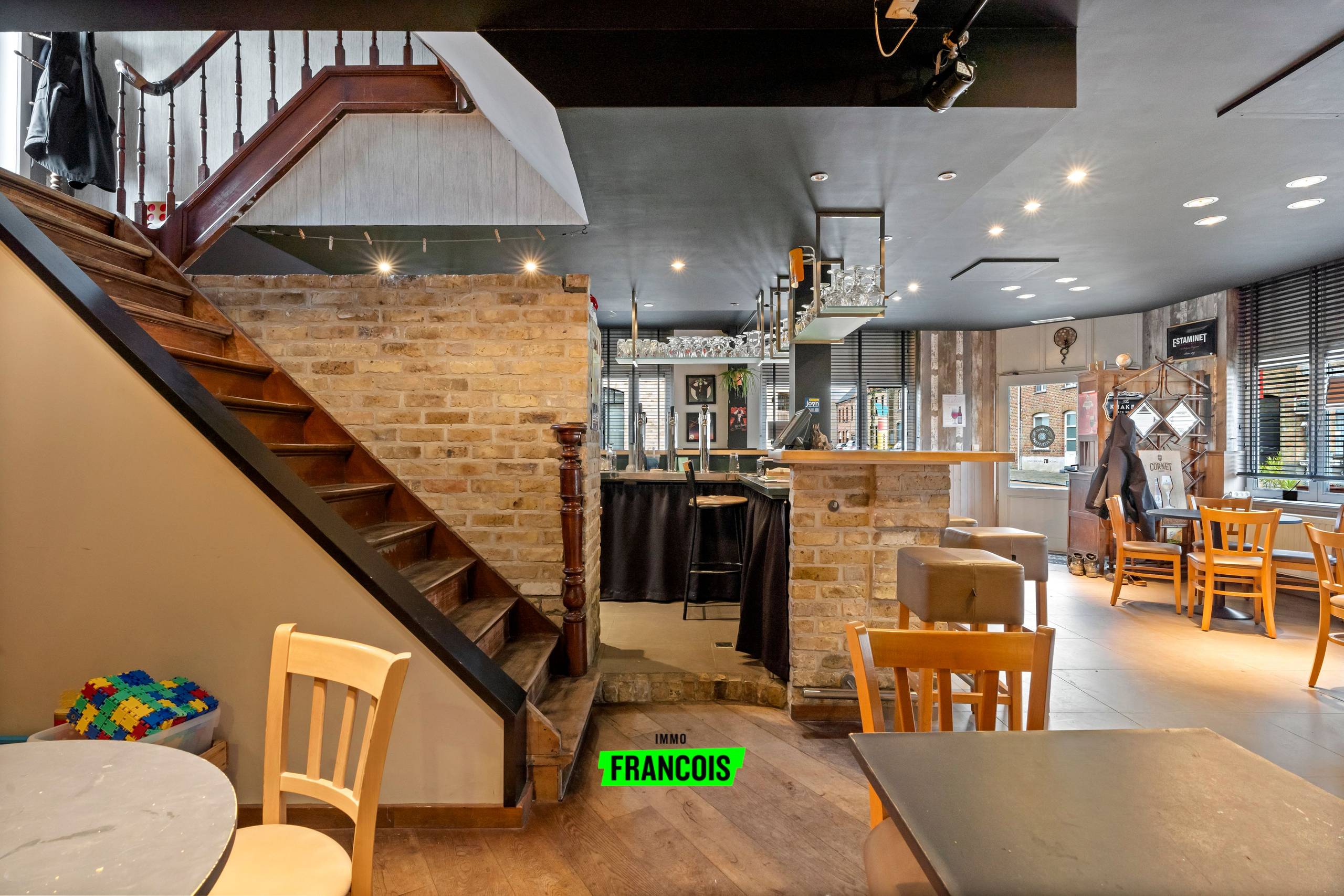 Ruime hoekwoning/handelszaak in het centrum van Merkem - foto 4