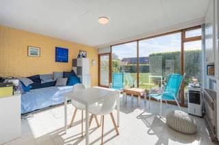 Lichtrijk en rustig gelegen 1-slaapkamerappartement in De Haan (Vosseslag). Het appartement is als volgt ingedeeld: woonkamer met open...