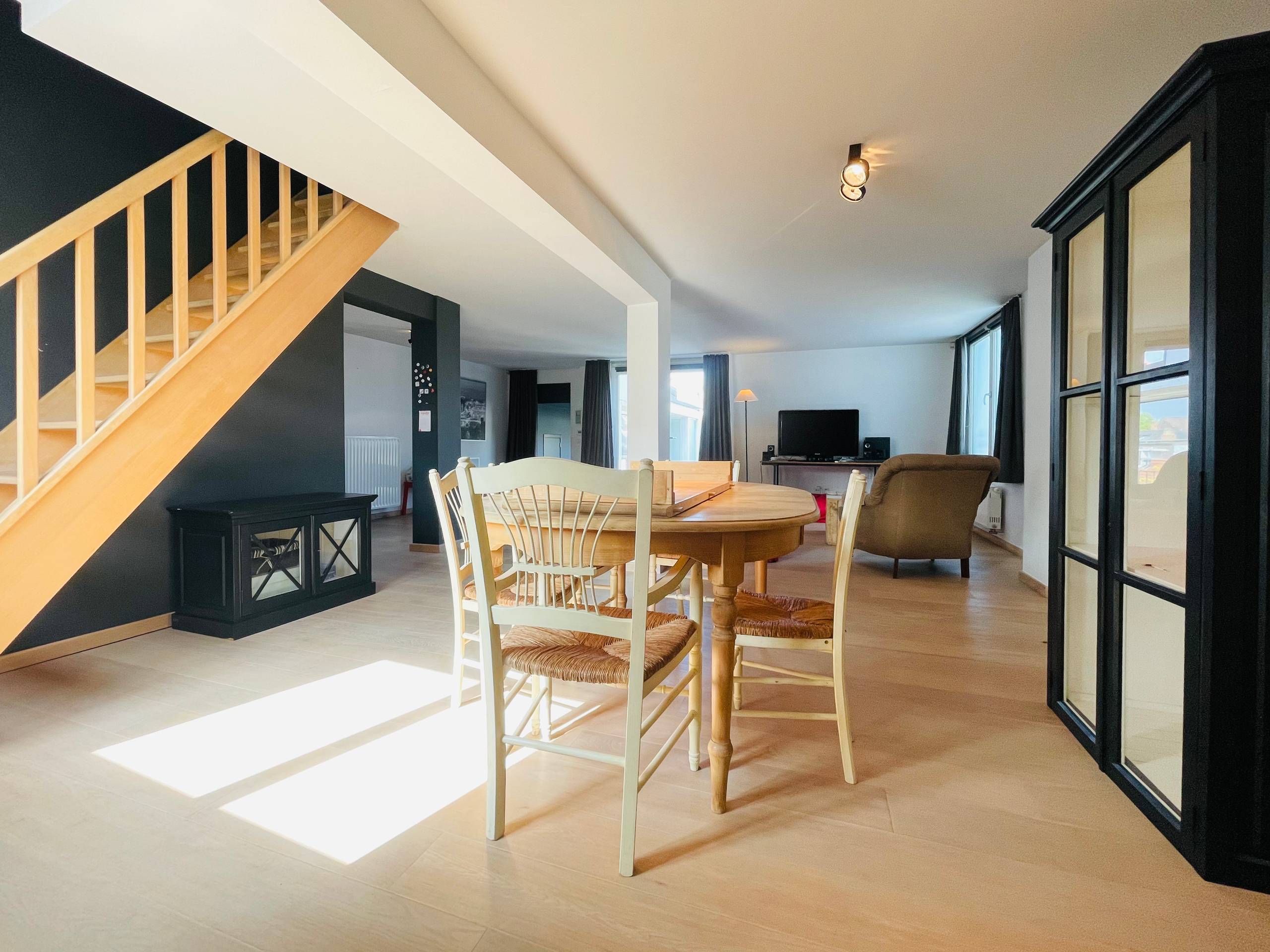 Stijlvol, instapklaar duplex-appartement en groot terras in hartje Gent (Posteernestraat/Onderbergen) - foto 5