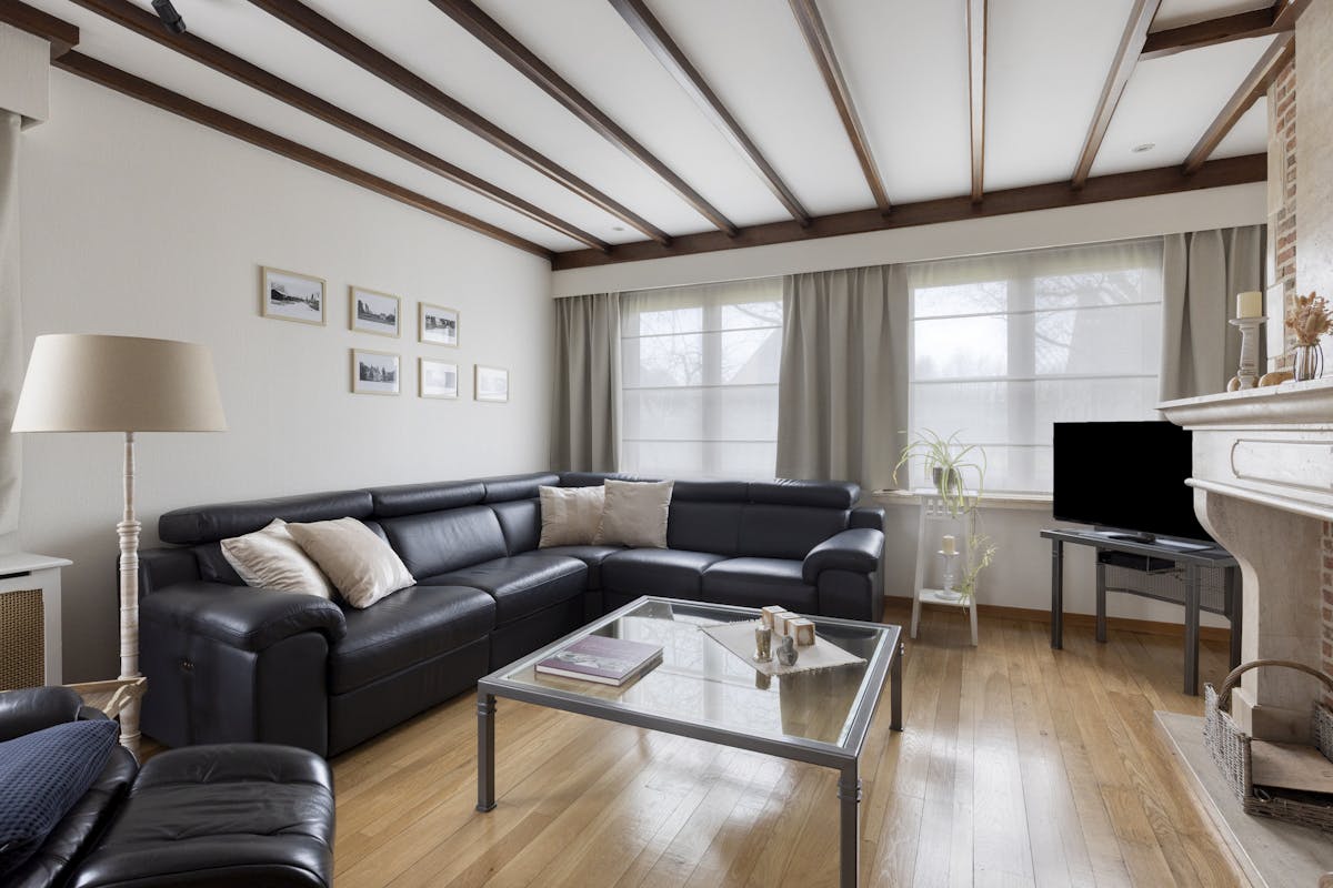 Bungalow bien entretenu et bien situé avec grand garage et grenier - photo 4