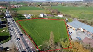 Ben je op zoek naar een subliem gelegen projectgrond voor het plaatsen van 20 woningen; retail winkel(s) of kmo unit(s)? Dit is een uitgelezen...