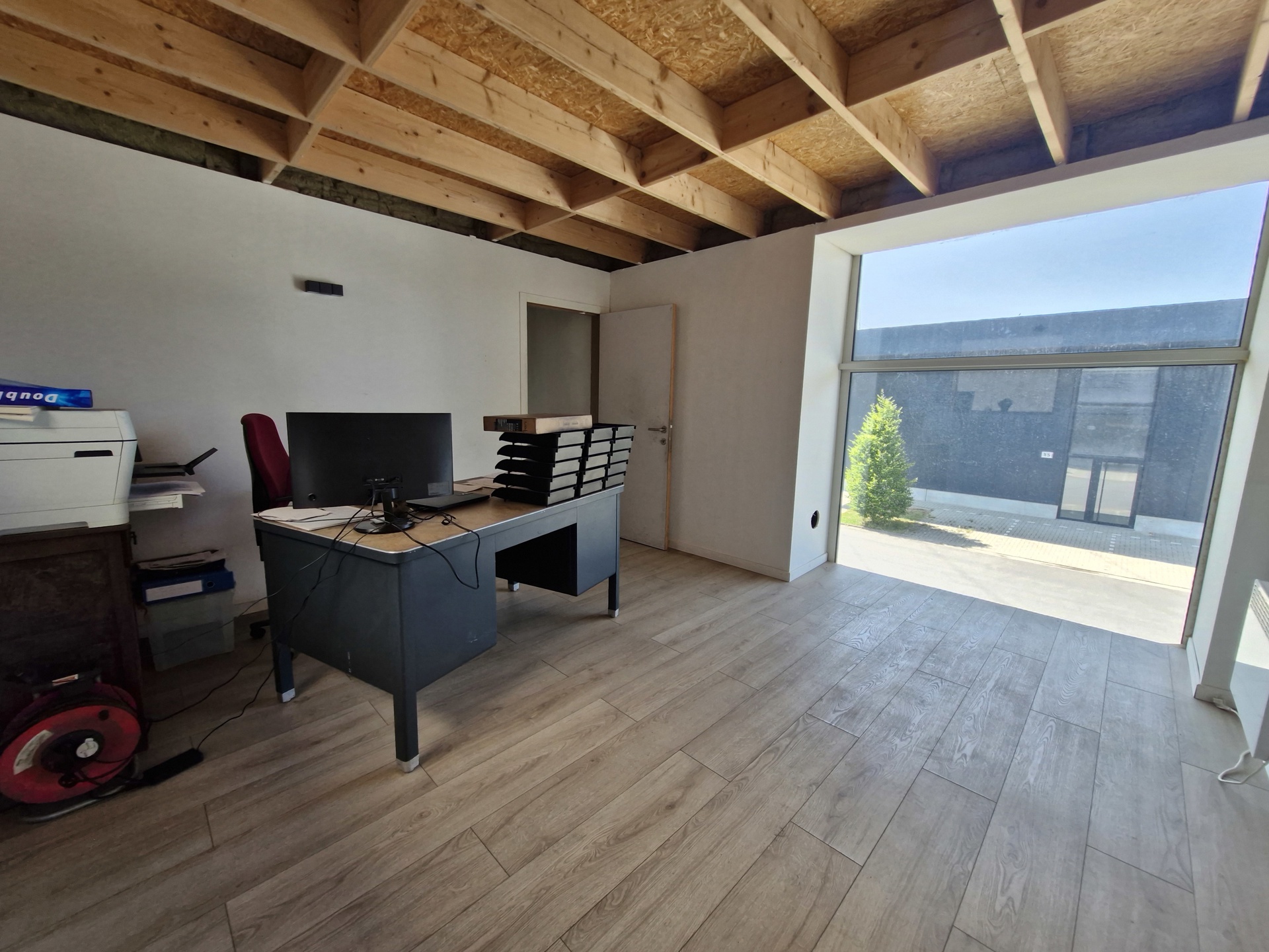 Commercial for rent in Ciney - photo 2