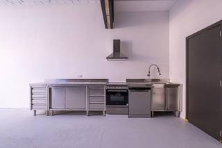 Dit instapklare appartement is gelegen in de Heirmanstraat 3-5 te Merksem, in een aangename en recent opgewaardeerde woonomgeving. Dankzij de...