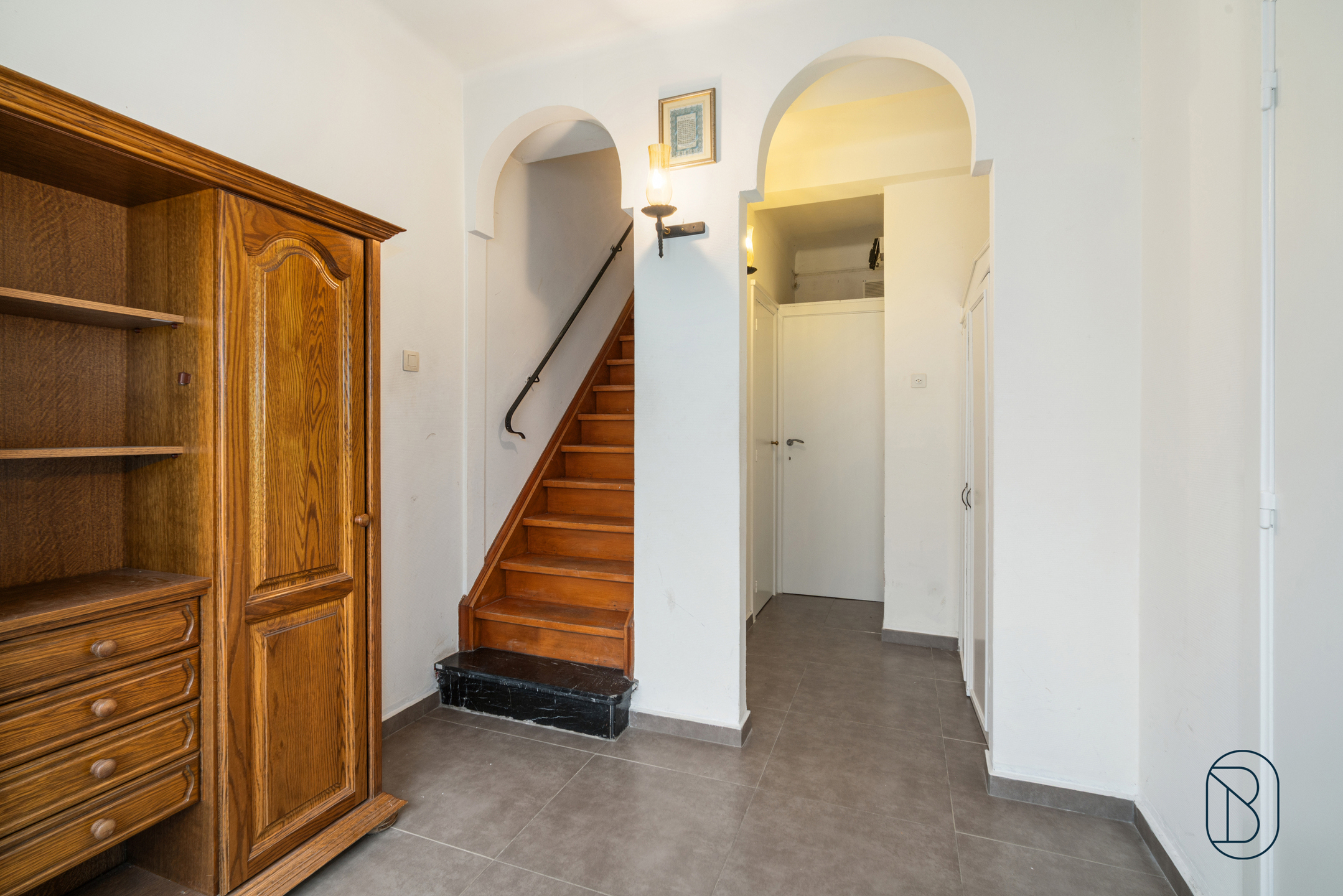 Instapklare gezinswoning met 5 slk, 2 bdk en tuin. - foto 5