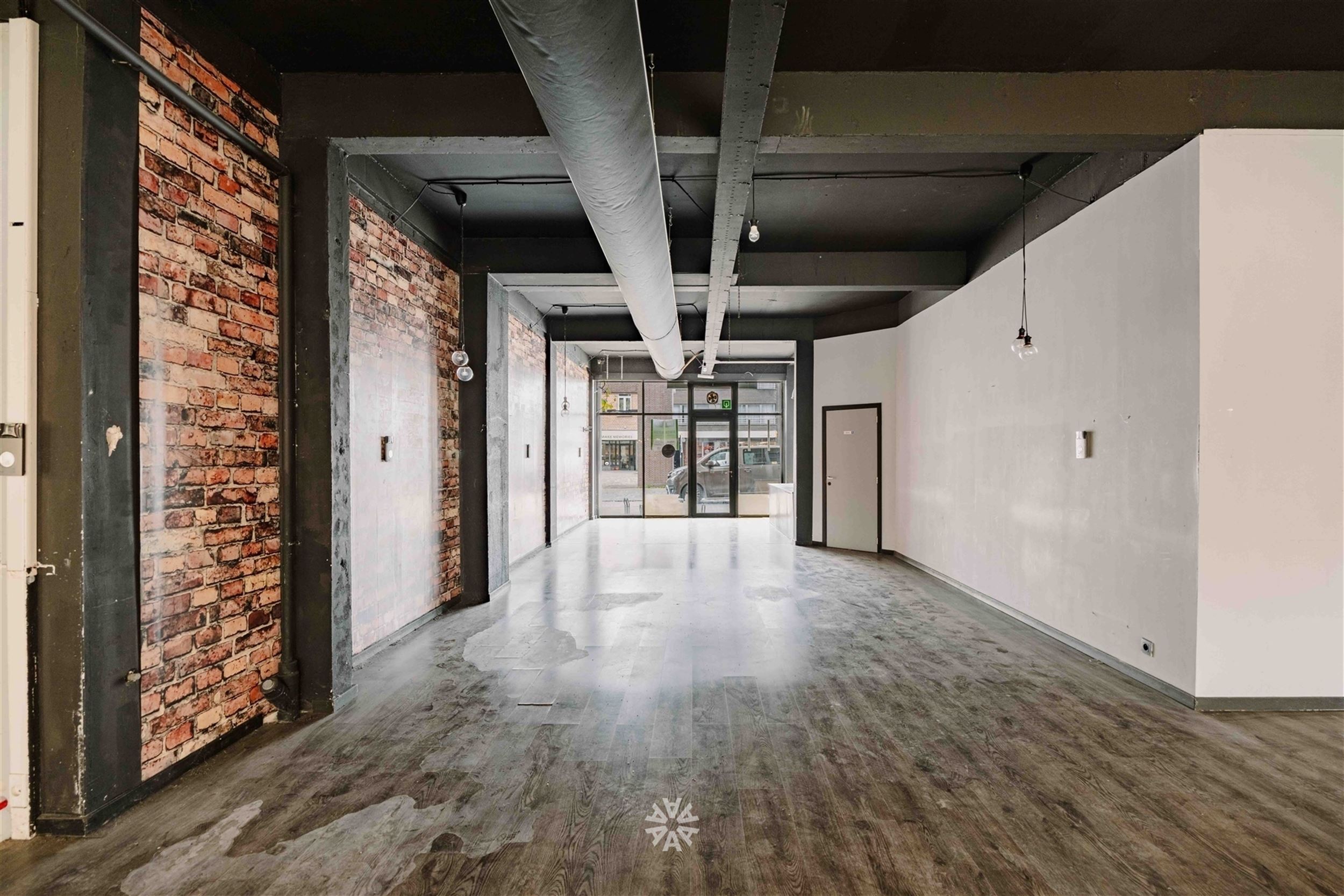 DEINZE CENTRUM - Riant handelspand op toplocatie in Deinze - foto 2