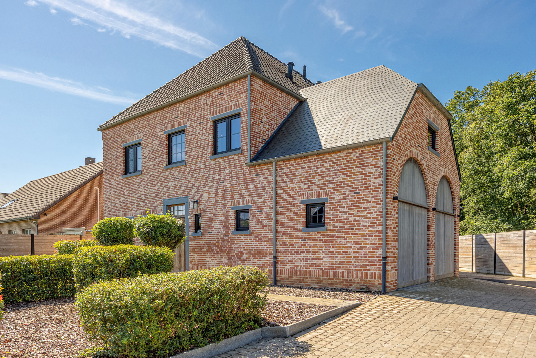 Hoogwaardig afgewerkte villa met tal van mogelijkheden - foto 2