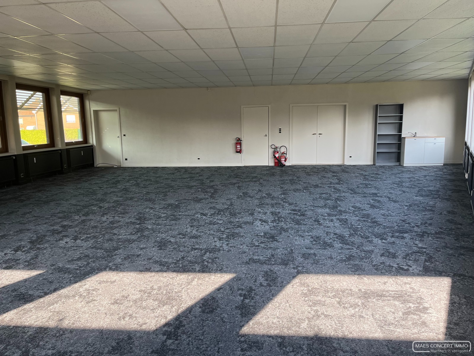 Kantoor 8 te huur, dichtbij ring van Kortrijk en autosnelwegen - foto 1