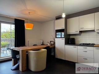 Prachtig appartement op de eerste verdieping met twee slaapkamers en terras te Herenthout.Dit appartement bestaat uit een inkomhal, ruime woonkamer...