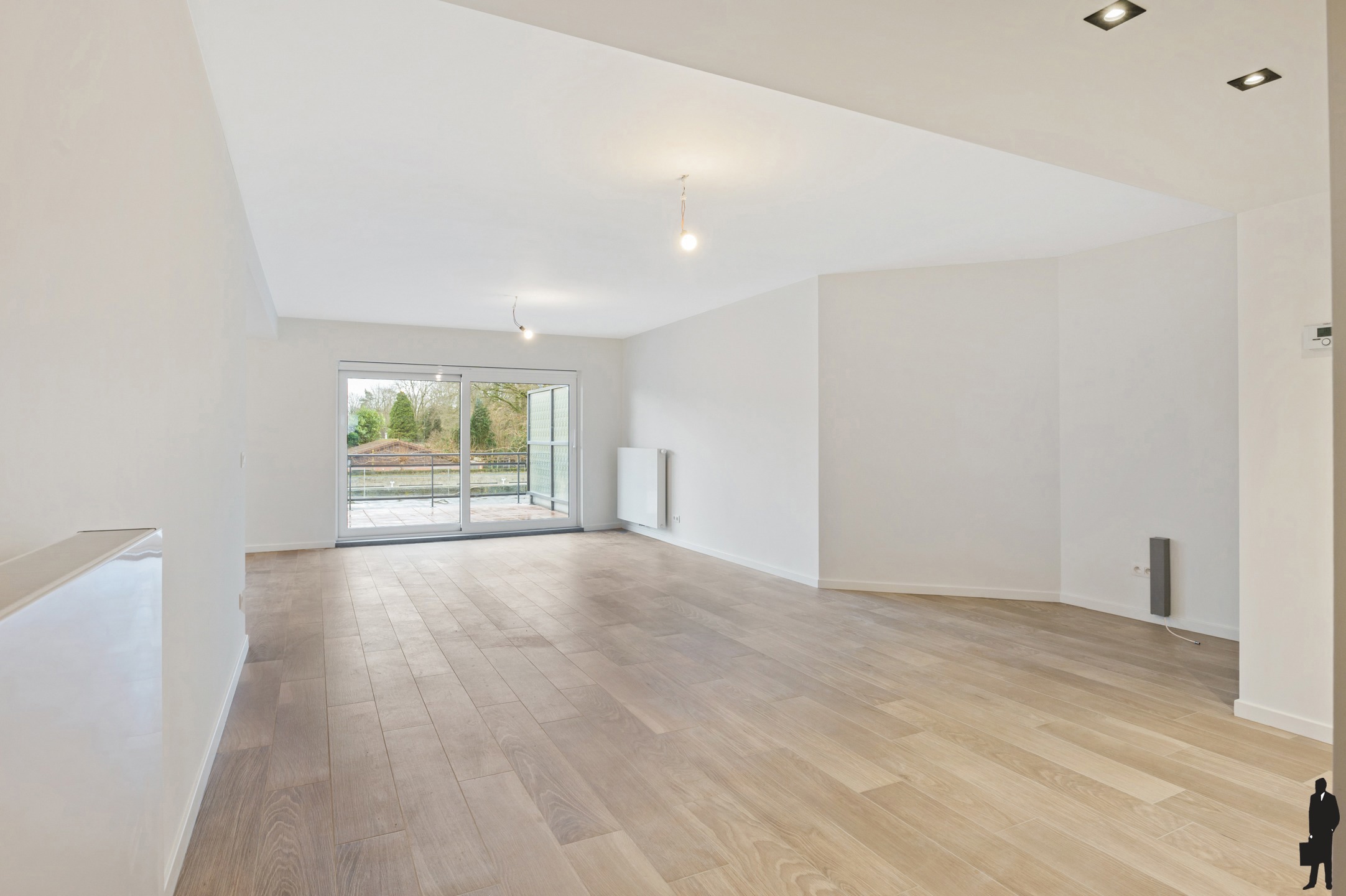 Gerenoveerd appartement met 3 slaapkamers! - foto 4