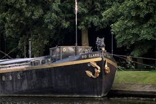 SCHIP gelegen op de ringvaart in het HISTORISCH centrum BRUGGE, in de mooie groene omgeving van het stadspark.Dit zeer grote schip heeft een 775 m2...