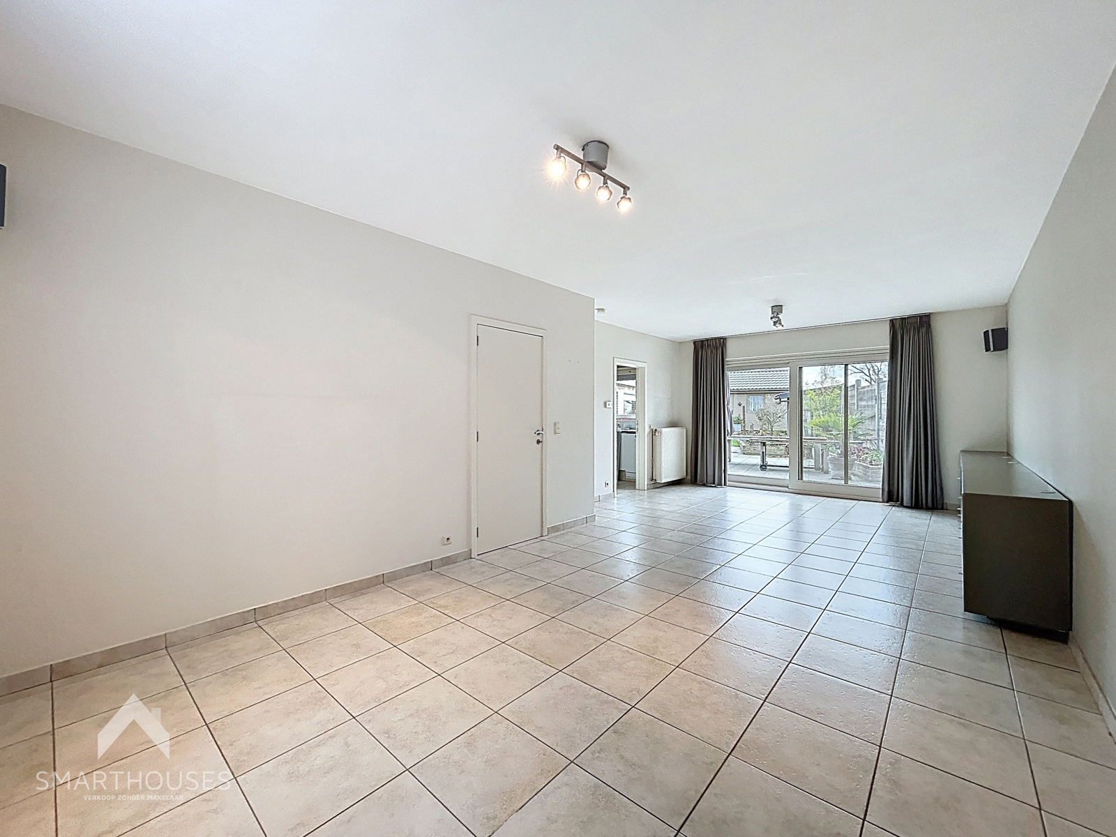 Alleenstaande woning op 805m² met 3 slpks, garage en uitweg - foto 3
