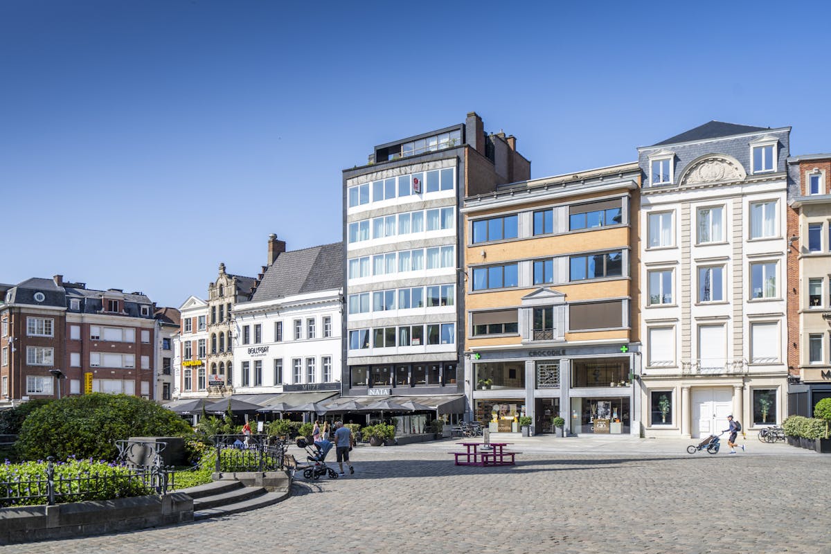 Ruim Appartement met zicht op de Grote Markt van Kortrijk - foto 2