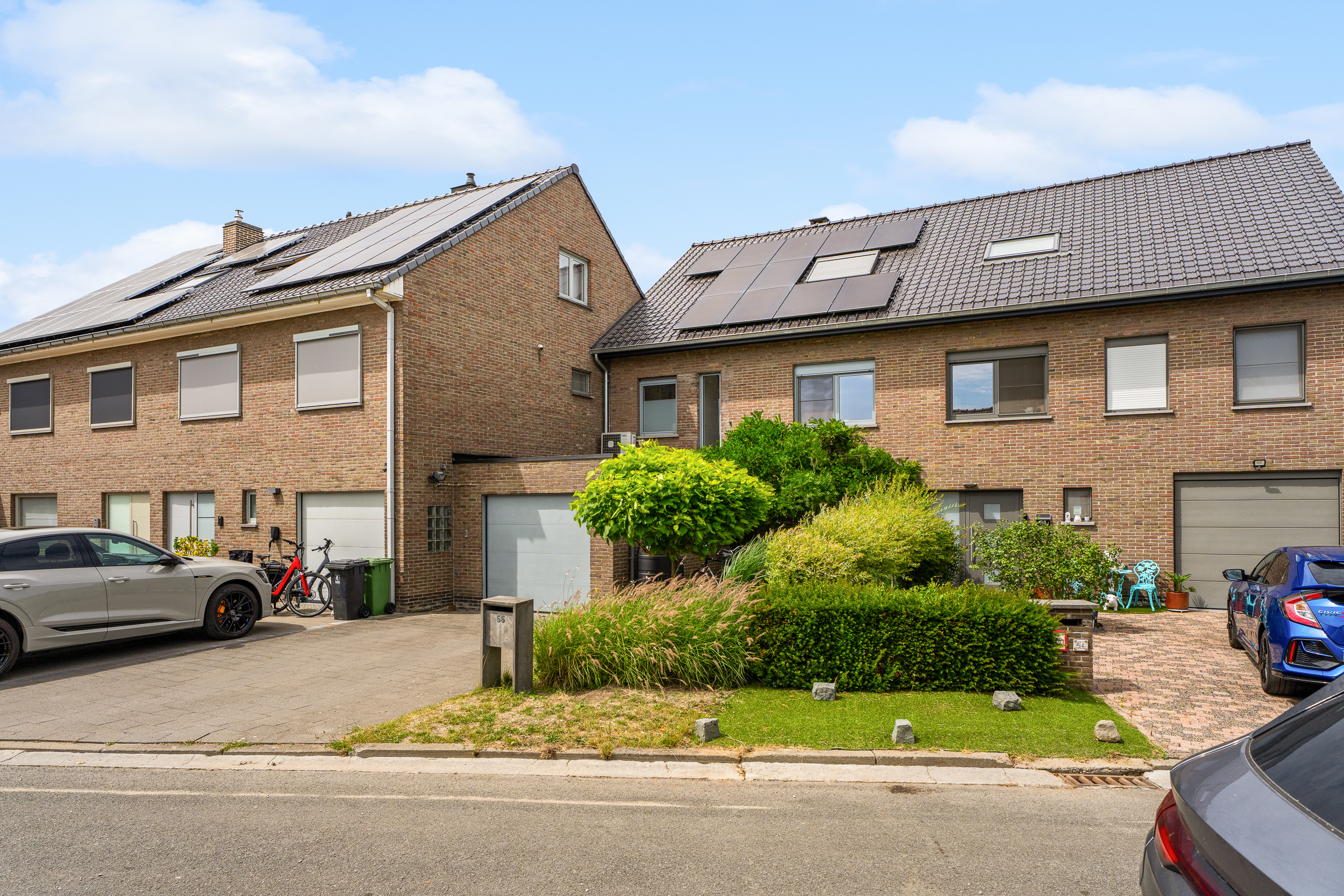 Ruime, instapklare, gezinswoning in residentiële wijk - foto 2