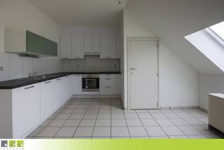 VERHUURD DUPLEXAPPARTEMENT MET TERRAS, KELDERBERGING EN PARKING TE MAASEIK.TROEVEN- 2 slaapkamers.- Terras.- Privatieve parking.- Privatieve...