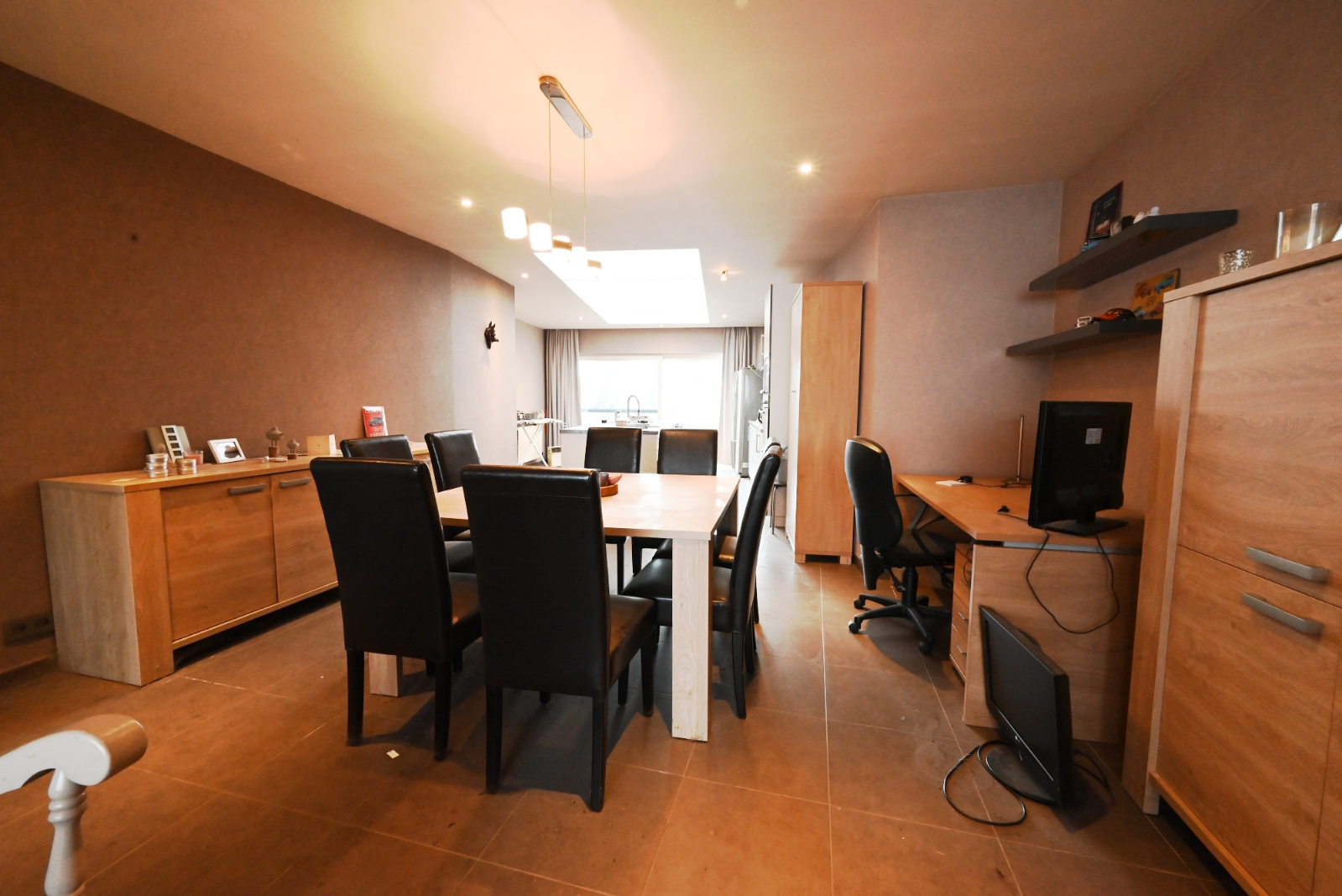 Woning (3slpk) + volledig ingerichte studio in het hartje van Ardooie! - foto 4