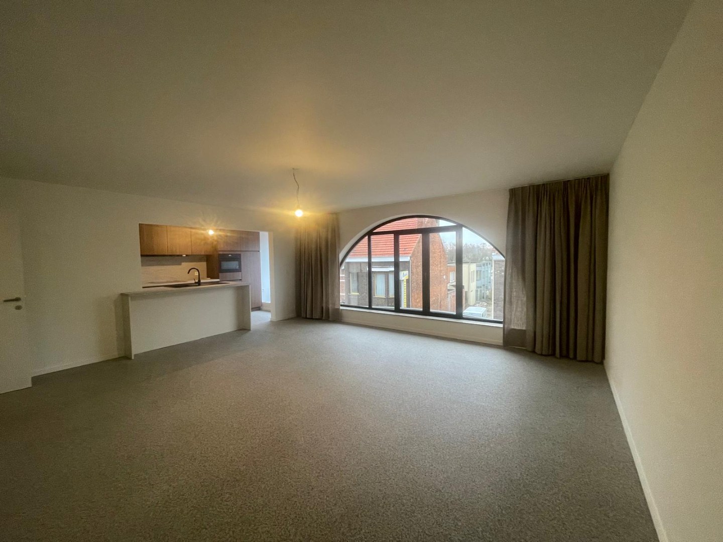 Ruim, energiezuinig appartement met 2 slaapkamers, in het centrum van Geel! - foto 3